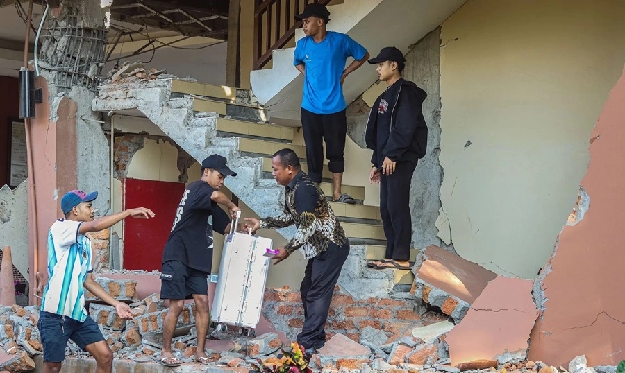 Pemerintah Pastikan Bantuan Gempa NTT Menjangkau Wilayah Sulit Diakses