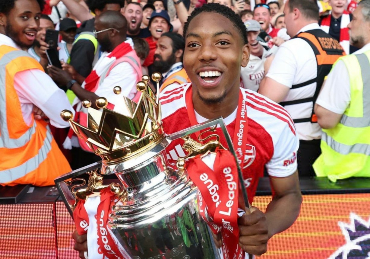 Rio Ferdinand: MU Harus Beli Myles Lewis-Skelly, Sekarang!