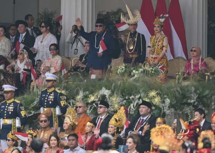 5 Momen Upacara HUT ke-81 RI di Istana yang Jadi Sorotan Netizen, Ada Bendera Bergambar Prabowo!