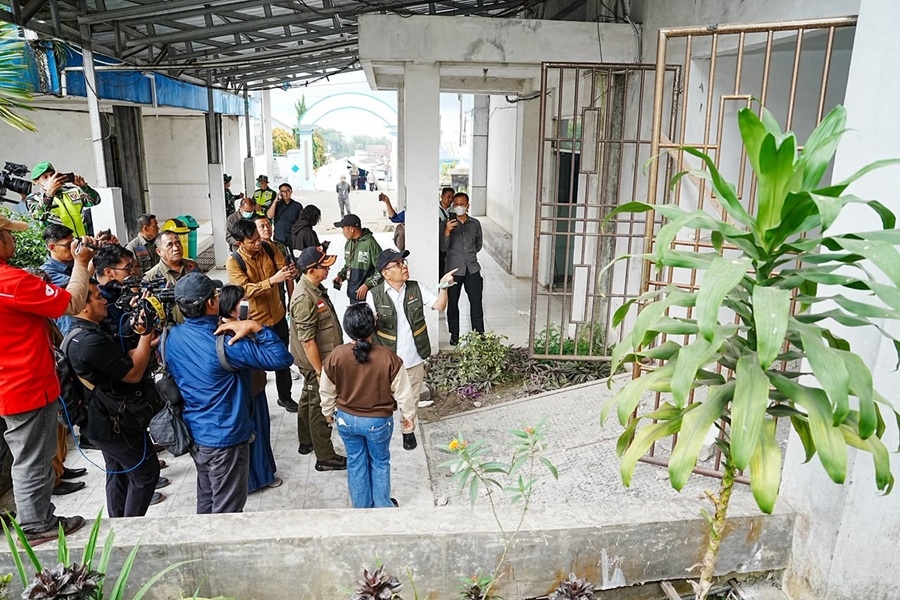 Menko PMK Pastikan Layanan Kesehatan dan Bantuan Logistik Dikebut untuk Korban Gempa NTT