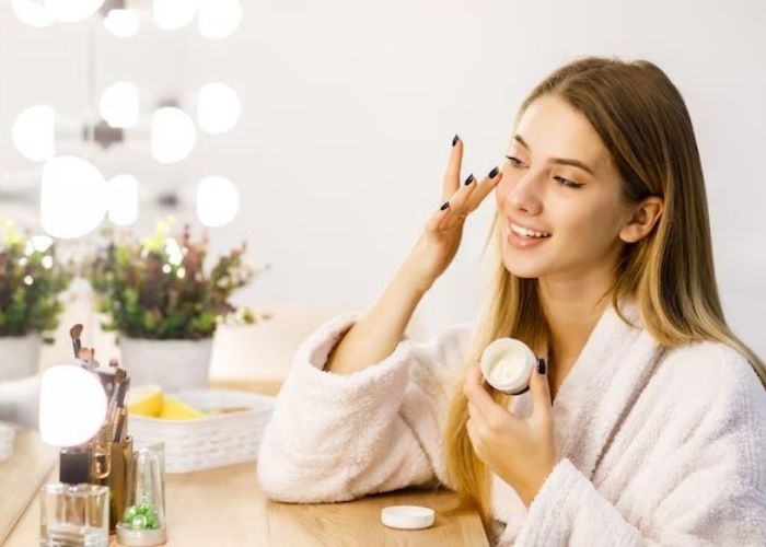 7 Urutan Skincare Malam untuk Pemula yang Benar, Jangan Sampai Salah!