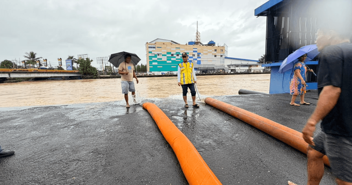 Banjir Padang Rendam 200 Rumah, Kementerian PU Turunkan Alat Berat