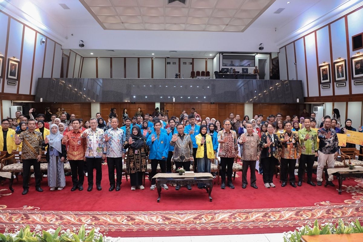 Pemprov Jakarta Salurkan KJMU Tahap Kedua 2025 untuk 16 Ribu Mahasiswa