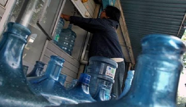 Cek Fakta, Apa Benar Minum Air Galon PC Bisa Bikin Mandul?