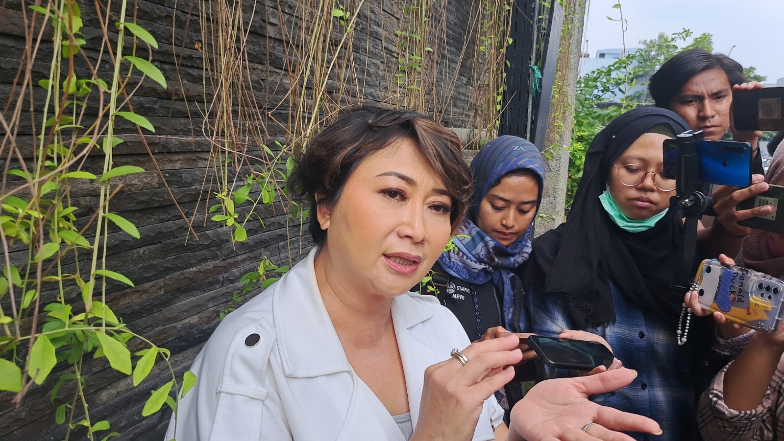 Niat Rujuk Indra Bekti Ditentang Mertua, Indy Barends: Kaget Sih