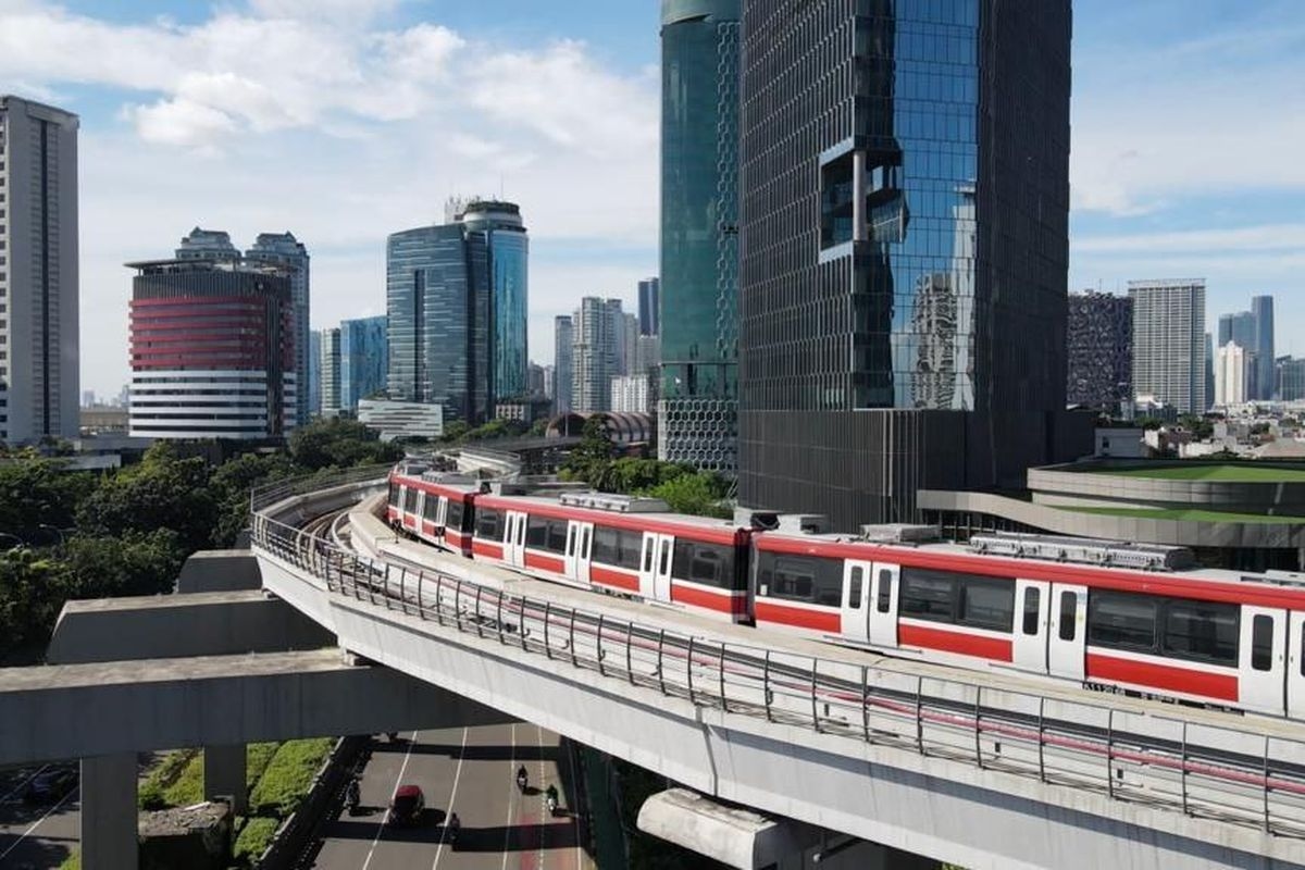 6 Destinasi Wisata Dekat Stasiun LRT, Cocok Untuk Akhir Pekan