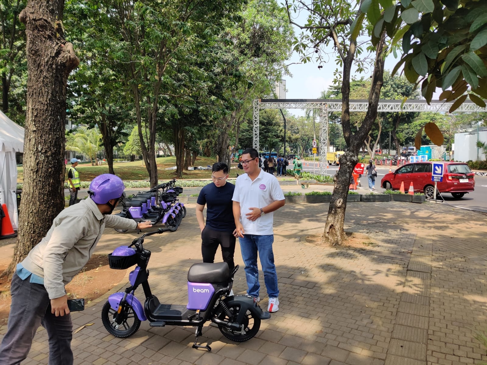 Kurangi Polusi Udara, Beam Mobility Perluas Layanan E-Bike Ride Sharing