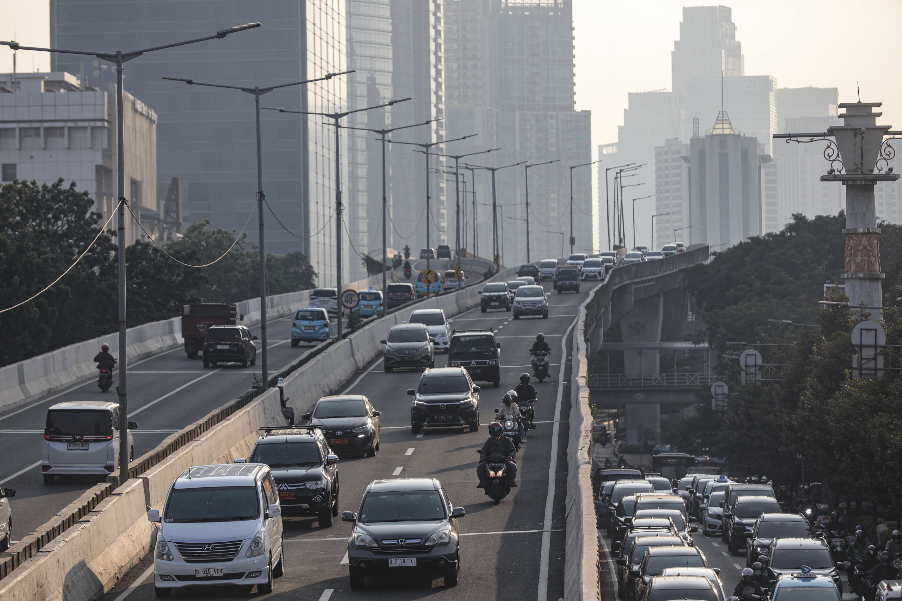 Mulai Hari Ini, JLNT Casablanca Akan Ditutup Tiap Pukul 22.00 Hingga 15 April 2024