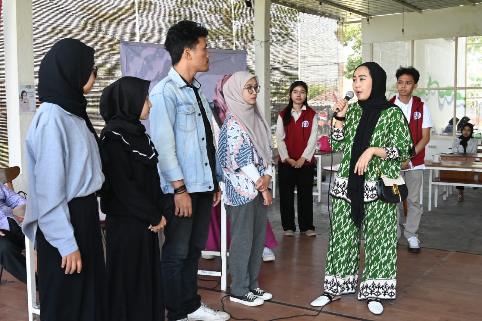 Sandination Hidupkan Lapangan Kerja Desa Wisata Melalui Program Networking Dan Personal Branding
