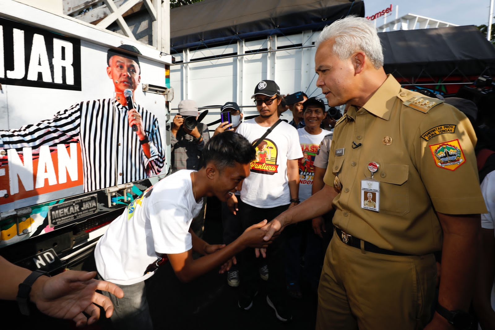 Dinobatkan Sebagai Bapak Truk Nusantara, Ganjar: Saya Tersanjung