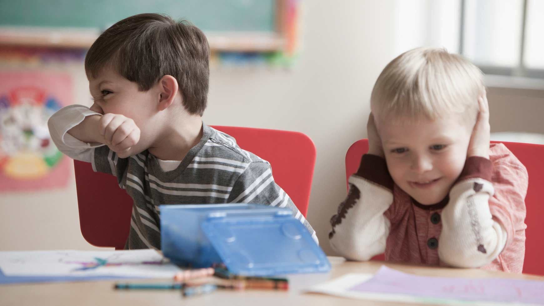 7 Ciri Anak Autisme Sejak Kecil, Perhatikan Sifat Dan Ekspresinya