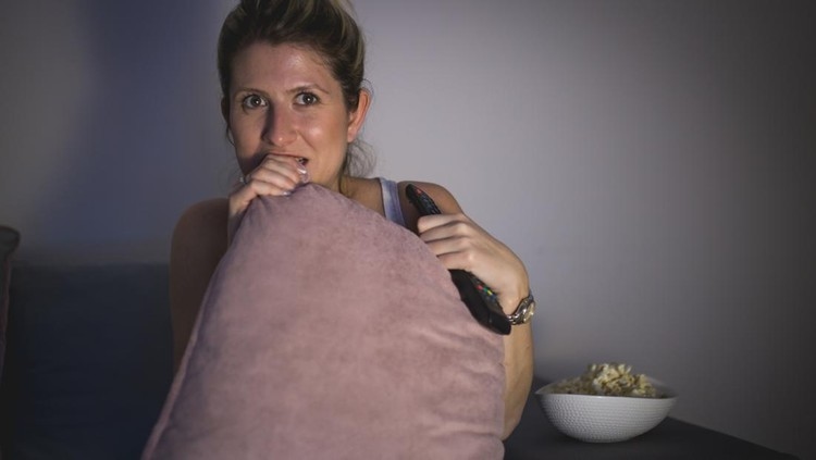 Dampak Negatif Nonton Film Streaming LK21 dalam Pandangan Islam