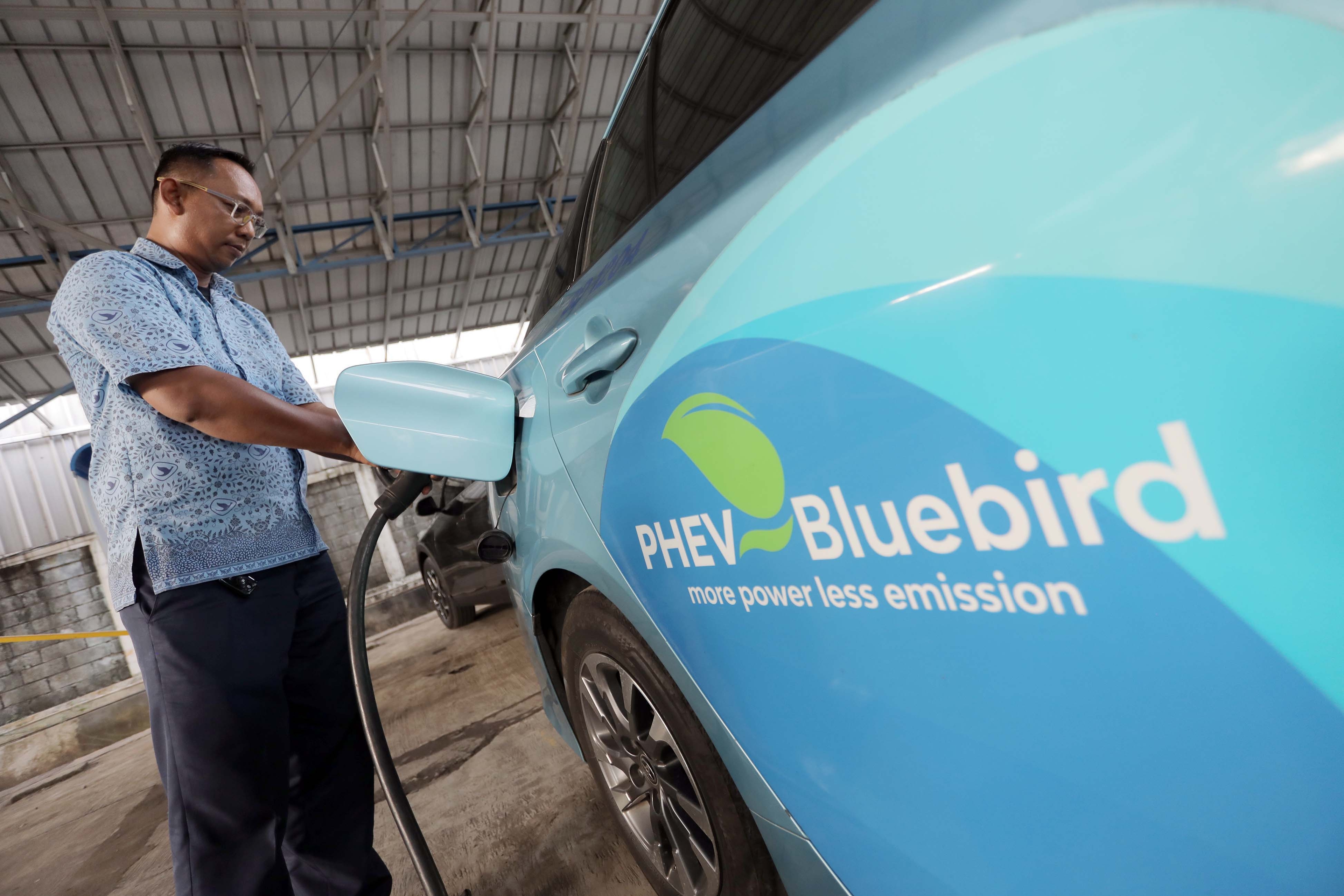 Loker PT Blue Bird Tbk, Cek Persyaratannya di Sini