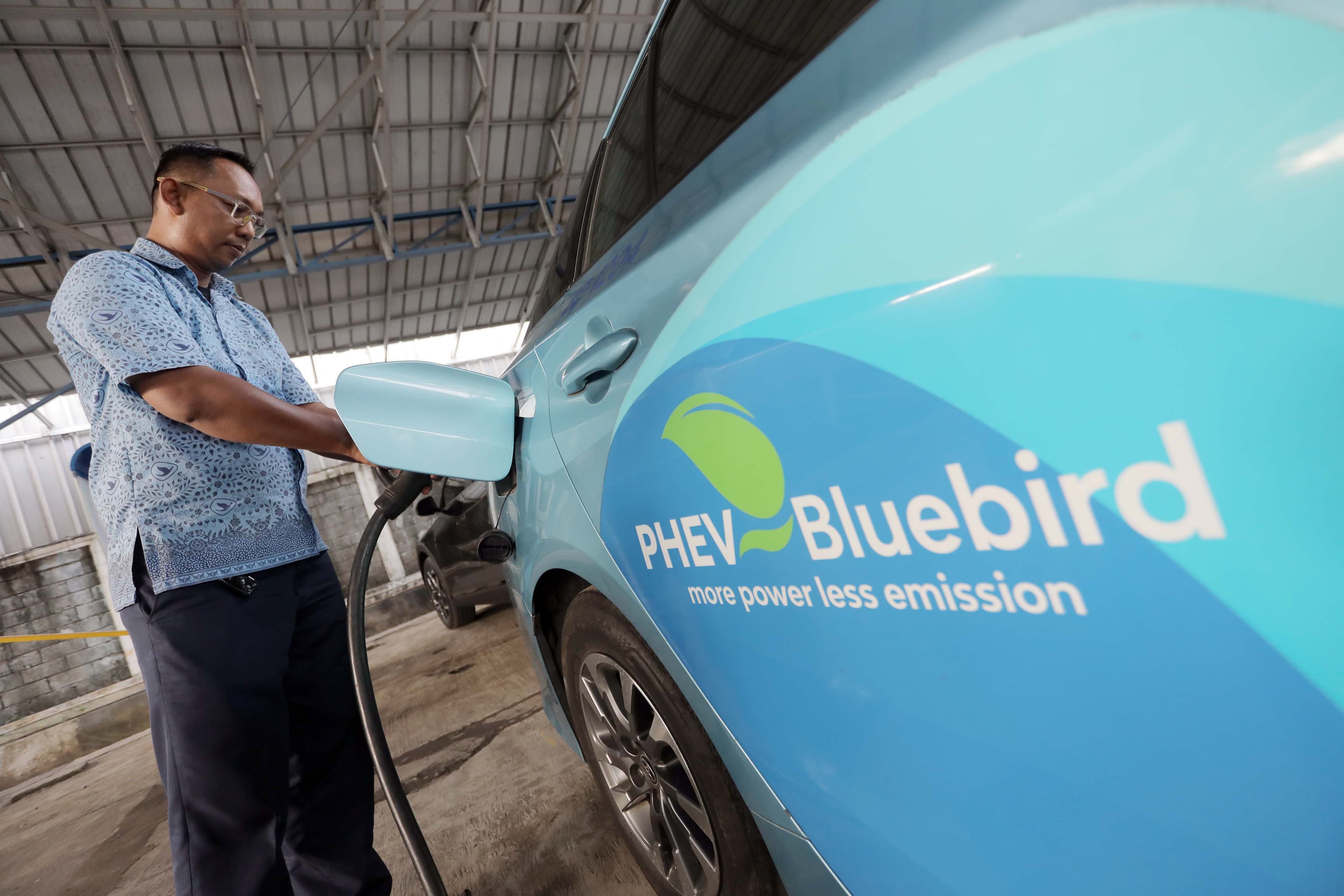 Loker PT Blue Bird Tbk, Cek Persyaratannya di Sini