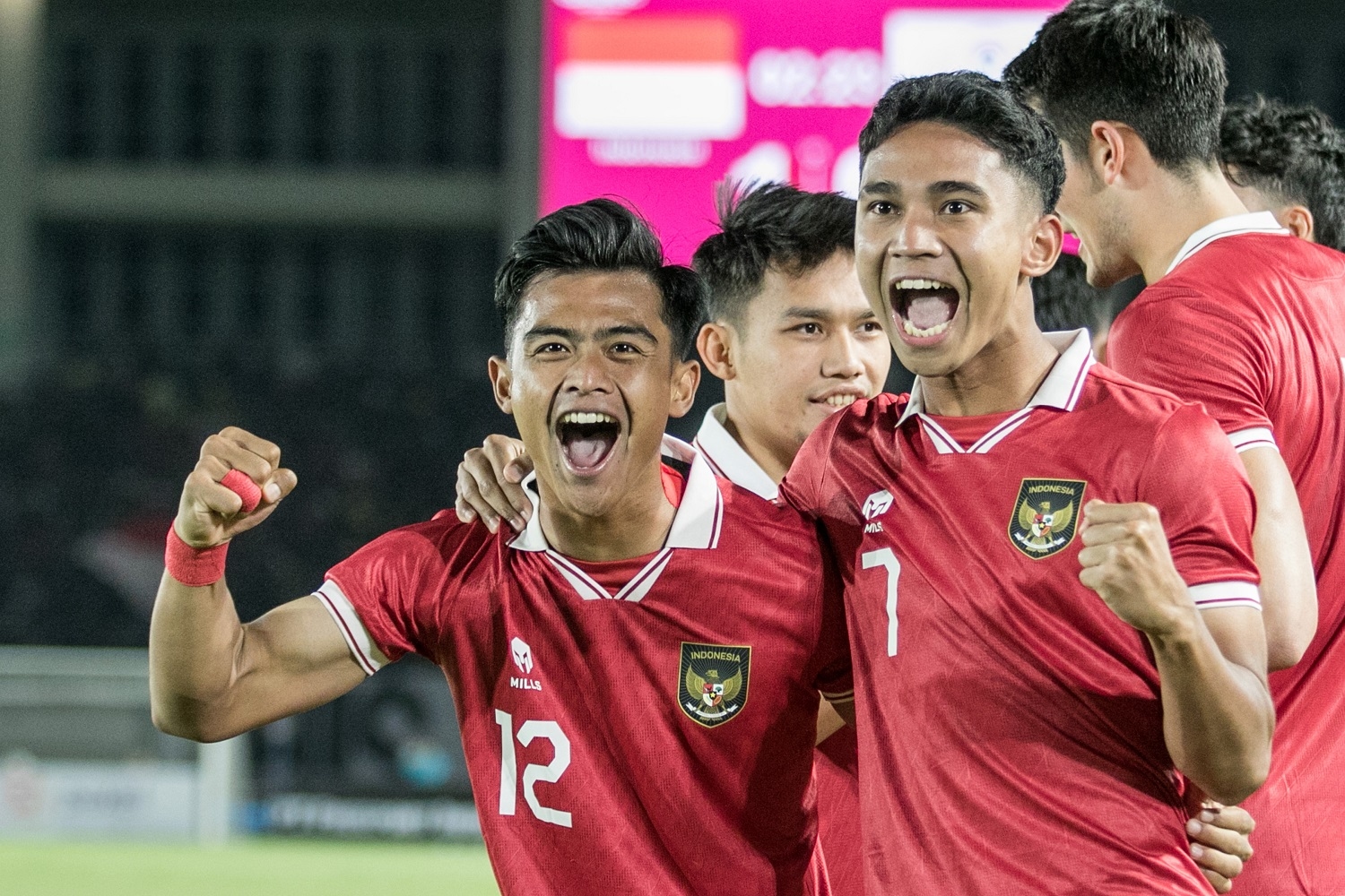 Unggah Foto Bareng, Witan Sulaeman Kasih 'Kode Keras' Pratama Arhan ke Persija Jakarta?