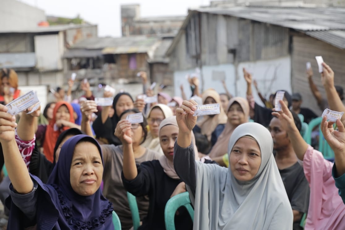 Ringankan Beban Warga Jakbar, Aksi Jaringan Sandi Uno Gelar Bazar Tebus Murah Bahan Pokok