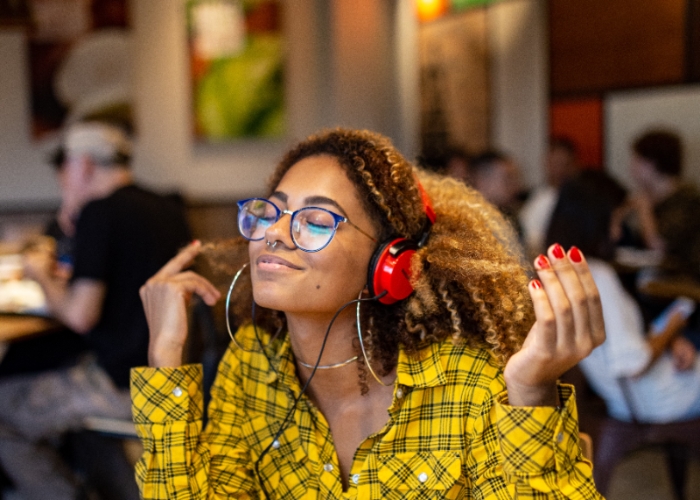 Mendengarkan Musik Dan Dampaknya Terhadap Psikologi