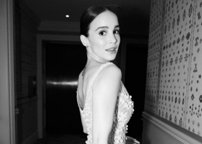 Resmi Menikah, Inilah Alba Baptista Istri Chris Evan