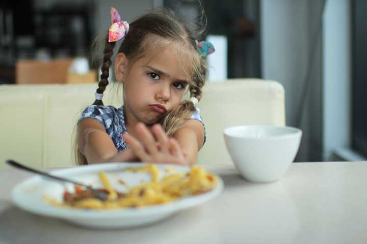 7 Kebiasaan Anak Sebabkan Cacingan, Termasuk Tidak Memakai Alas Kaki Saat Bermain