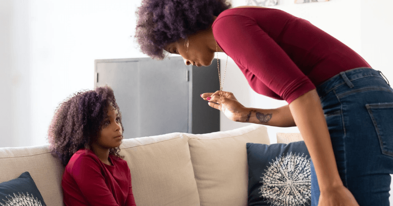 Anak Suka Menyela Pembicaraan? Begini Cara Mengatasinya