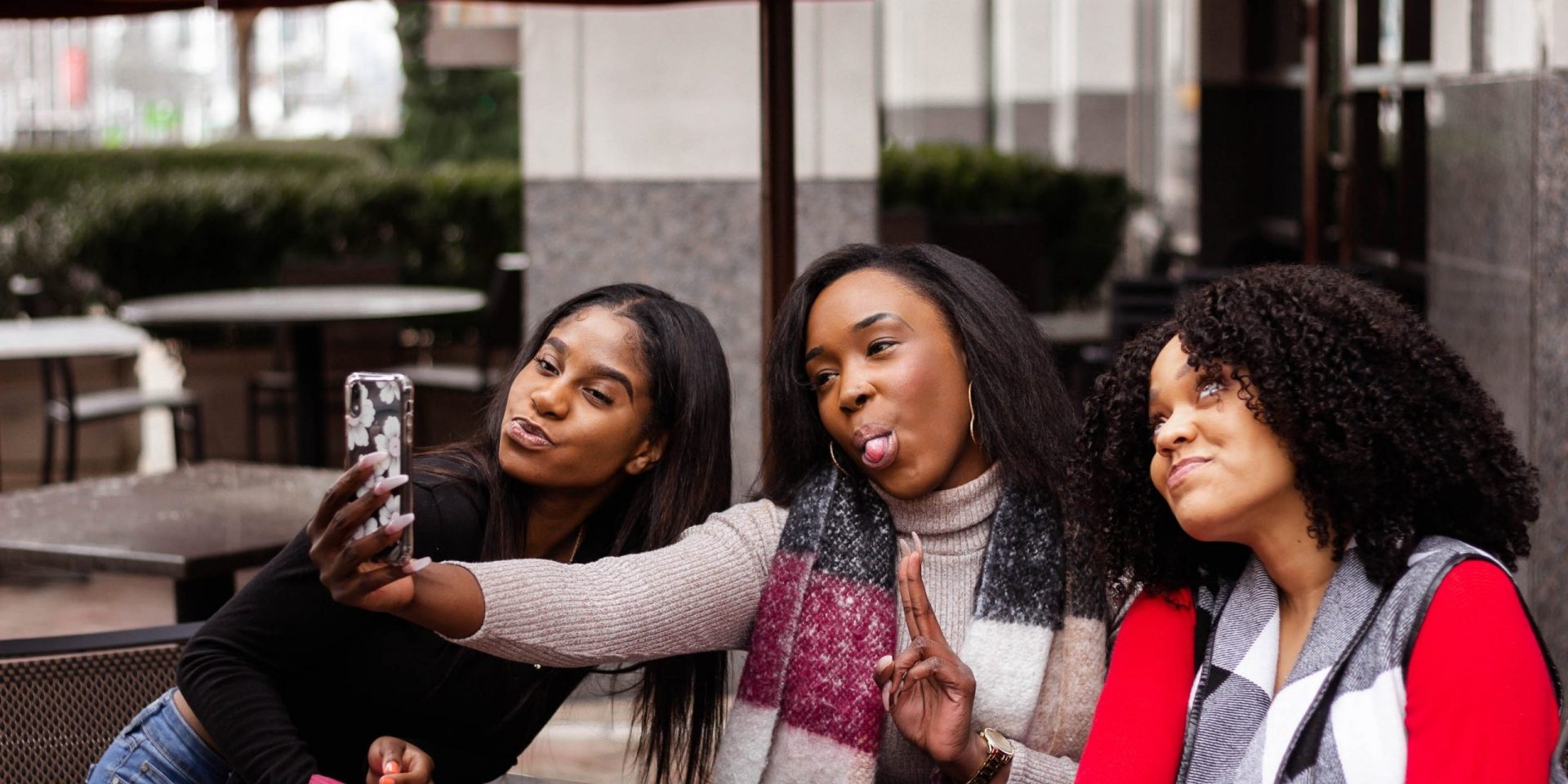 7 Cara Menjaga Hubungan Pertemanan Di Usia Dewasa, Dijamin Awet Sampai Tua