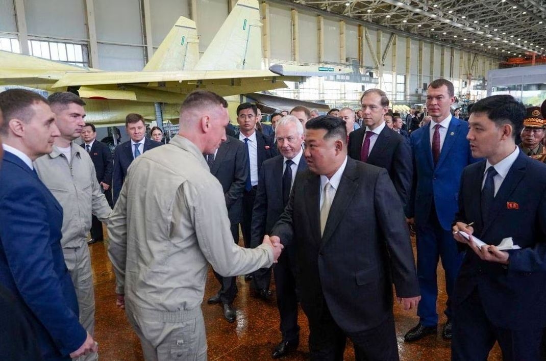 Kim Jong Un Inspeksi Pabrik Jet Tempur Rusia Yang Terkena Sanksi AS