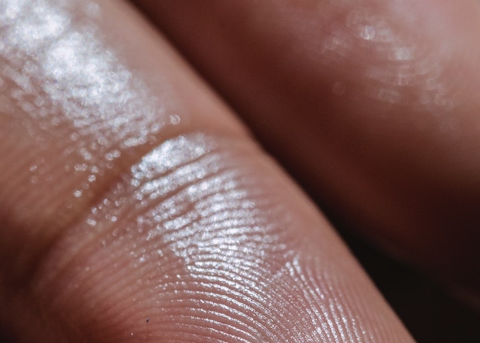 Tangan Selalu Berkeringat, Bahaya Atau Tidak?