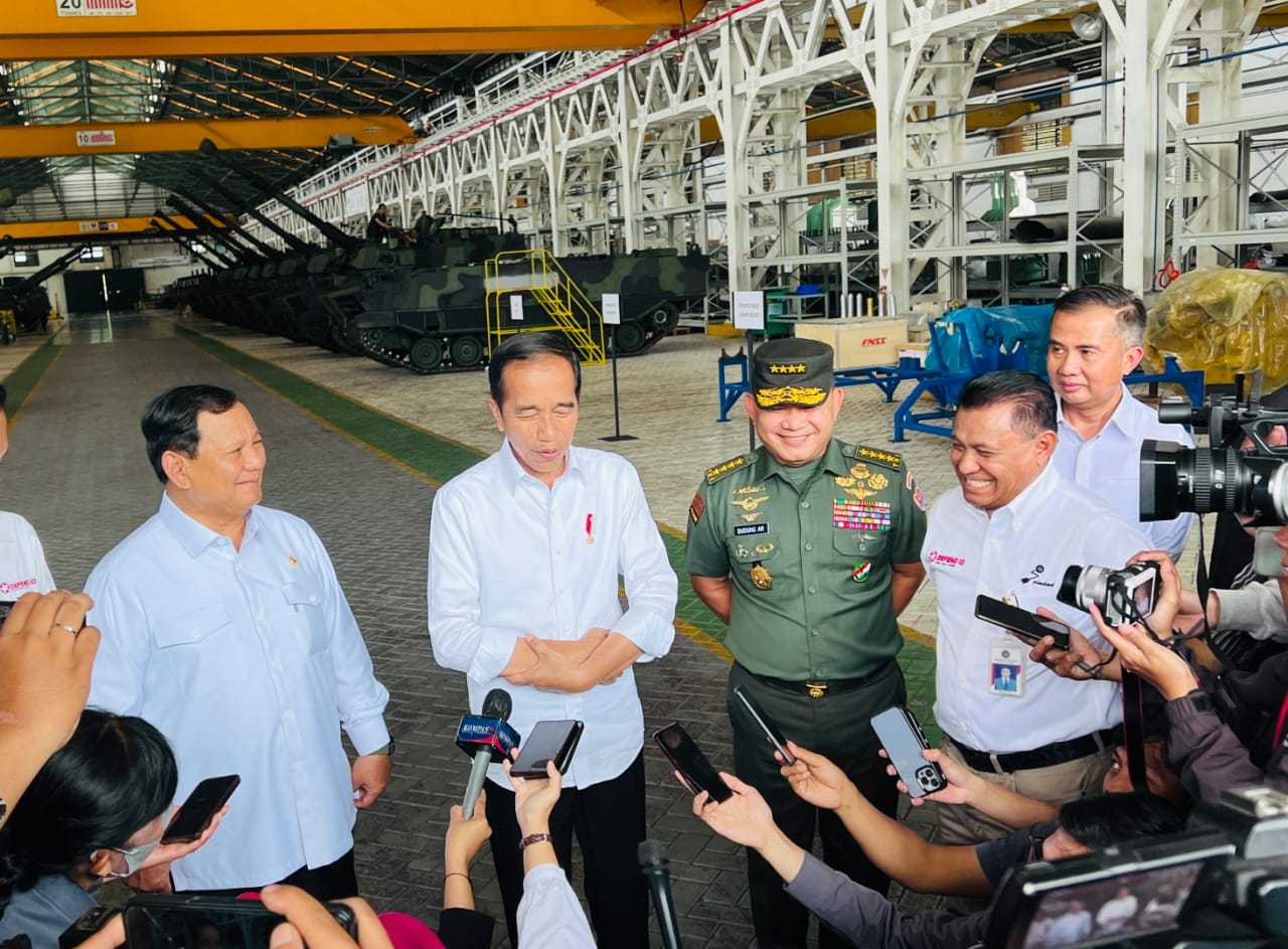 Prabowo Diserang Hoaks, Dibela Jokowi