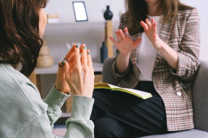 Mengenal Humble Bragging, Kesombongan Dibalut Kerendahan Hati