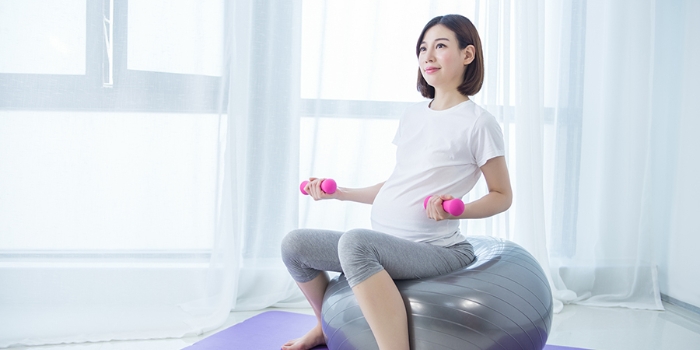 Tetap Bugar Saat Hamil? Ini Tips Aman Berolahraga dari Dokter Kandungan