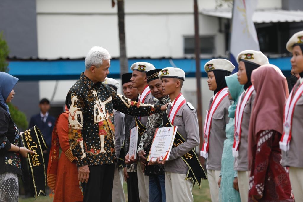 Seperti Di Jateng, Ganjar Berkomitmen Hadirkan Sekolah Gratis Se-Indonesia