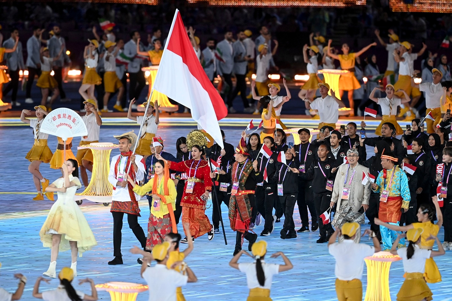 Asian Games: CdM Basuki Pimpin Parade Tim Indonesia, Karateka Ahmad Zigi Bawa Bendera