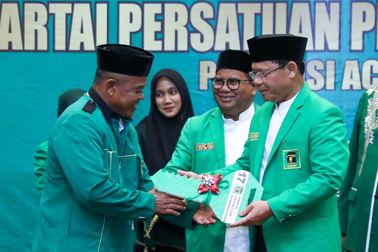 Kala Plt Ketum PPP Keliling Banda Aceh Menggunakan Sepeda Motor Bersama Kader