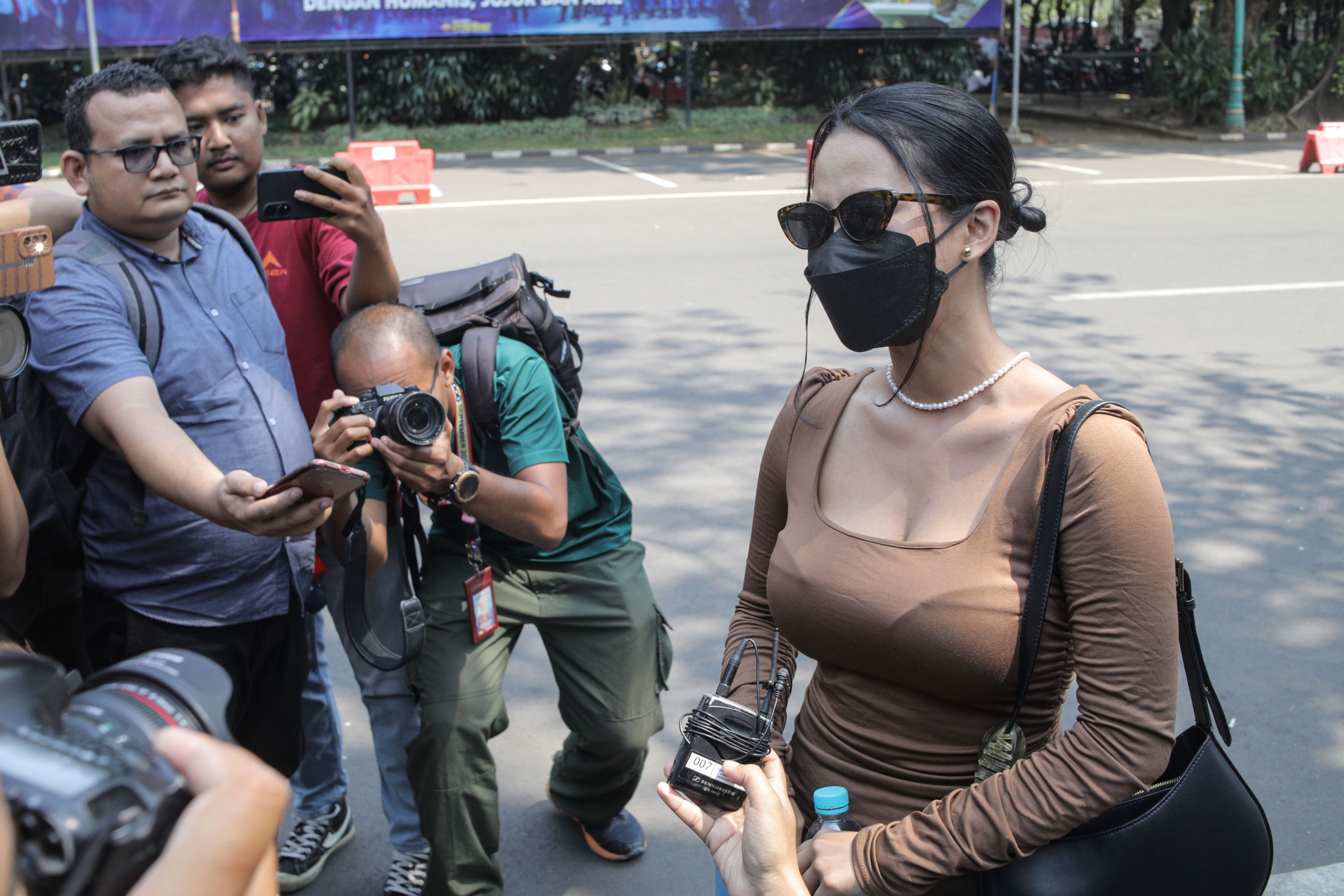 Si Seksi Siskaeee Tidur Dengan 216 Pria Berbeda, Camkan Kata Dokter Boyke