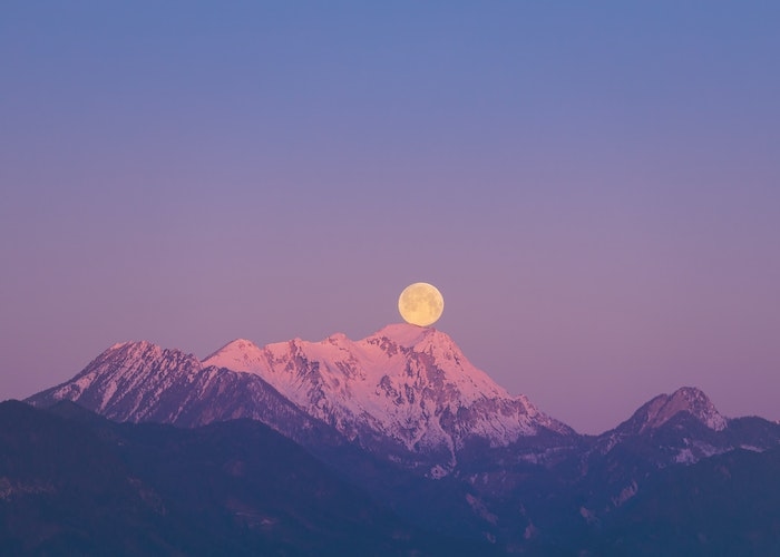 Apa Itu Supermoon? Ini Penjelasan Ilmiah di Balik Fenomena Langka Ini