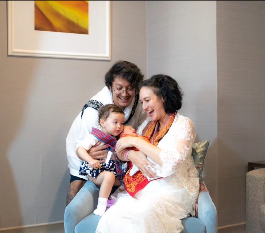 Nadine Chandrawinata: Jadi Ibu di Era Digital Penuh Tantangan!