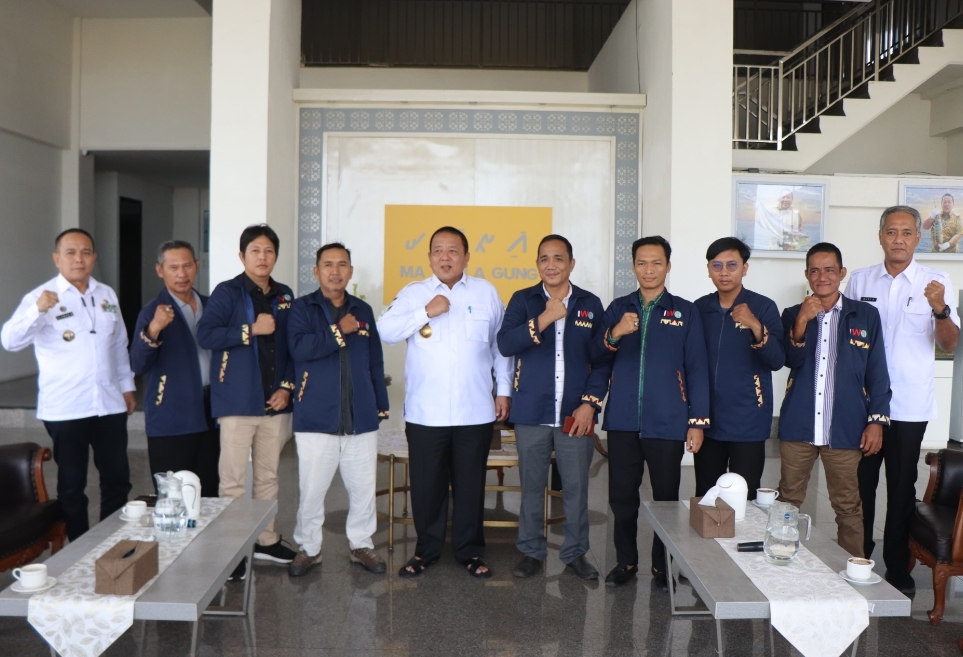 Gubernur Arinal: Berita Harus Berimbang!