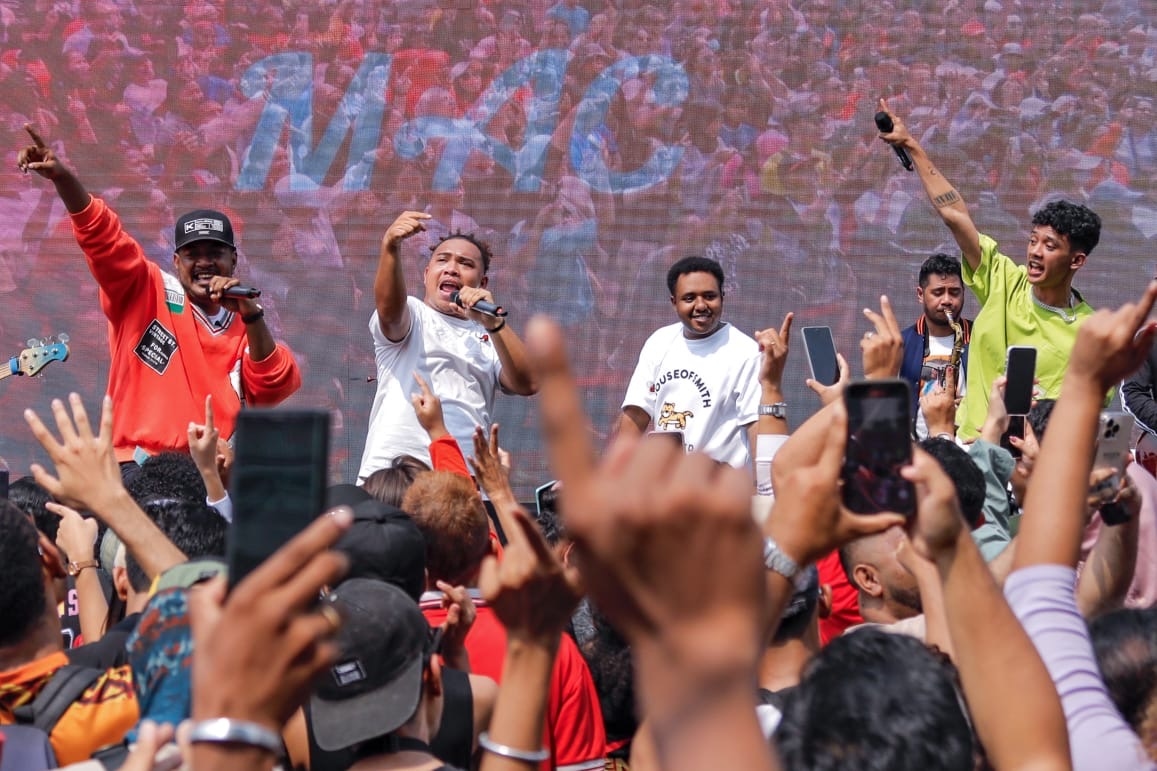 Ramaikan Roadshow Sail Teluk Cenderawasih Di Jakarta, M.A.C Tampil Mempesona