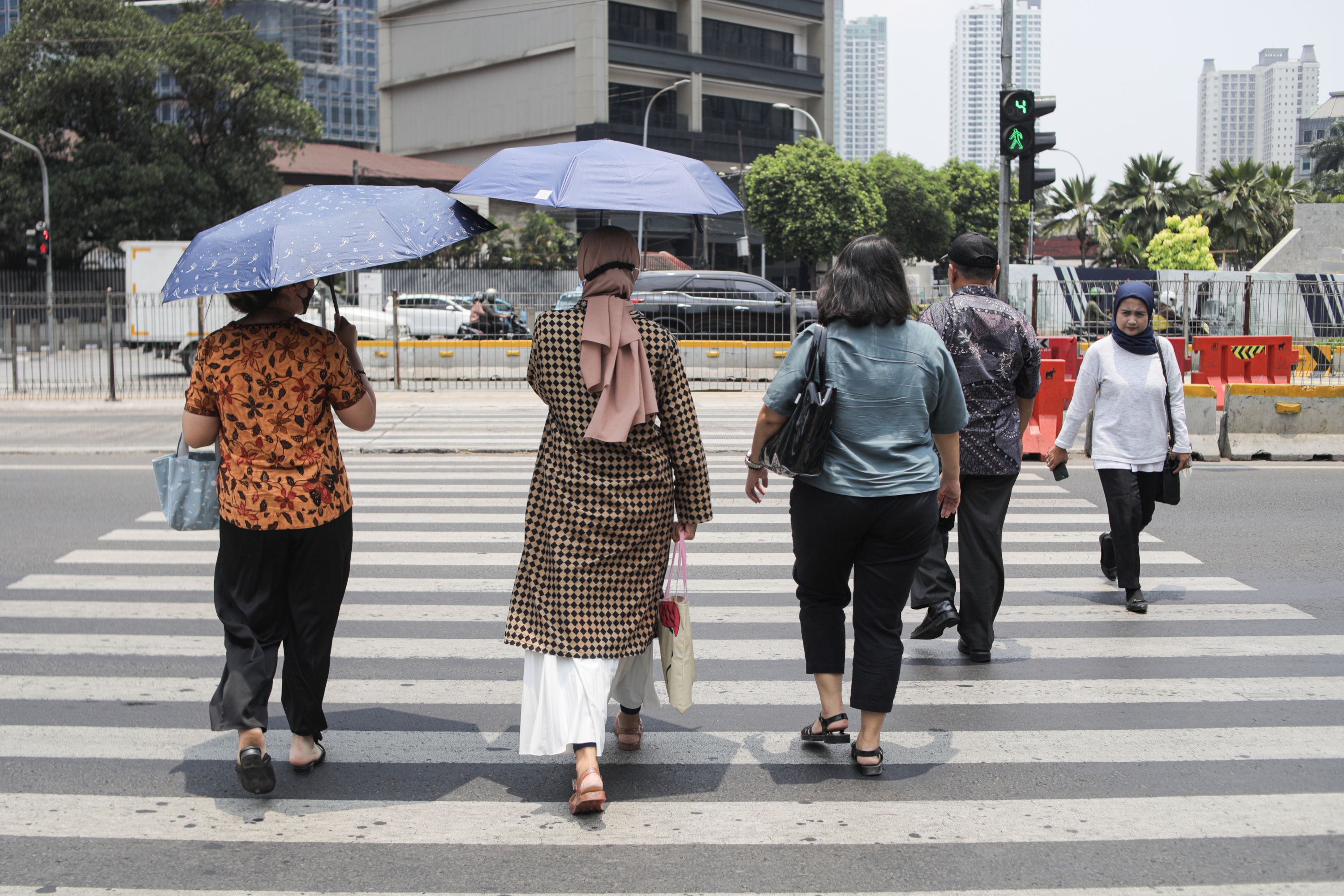 Apakah Sifat Cahaya yang Paling Sering Kalian Rasakan Sehari-hari?