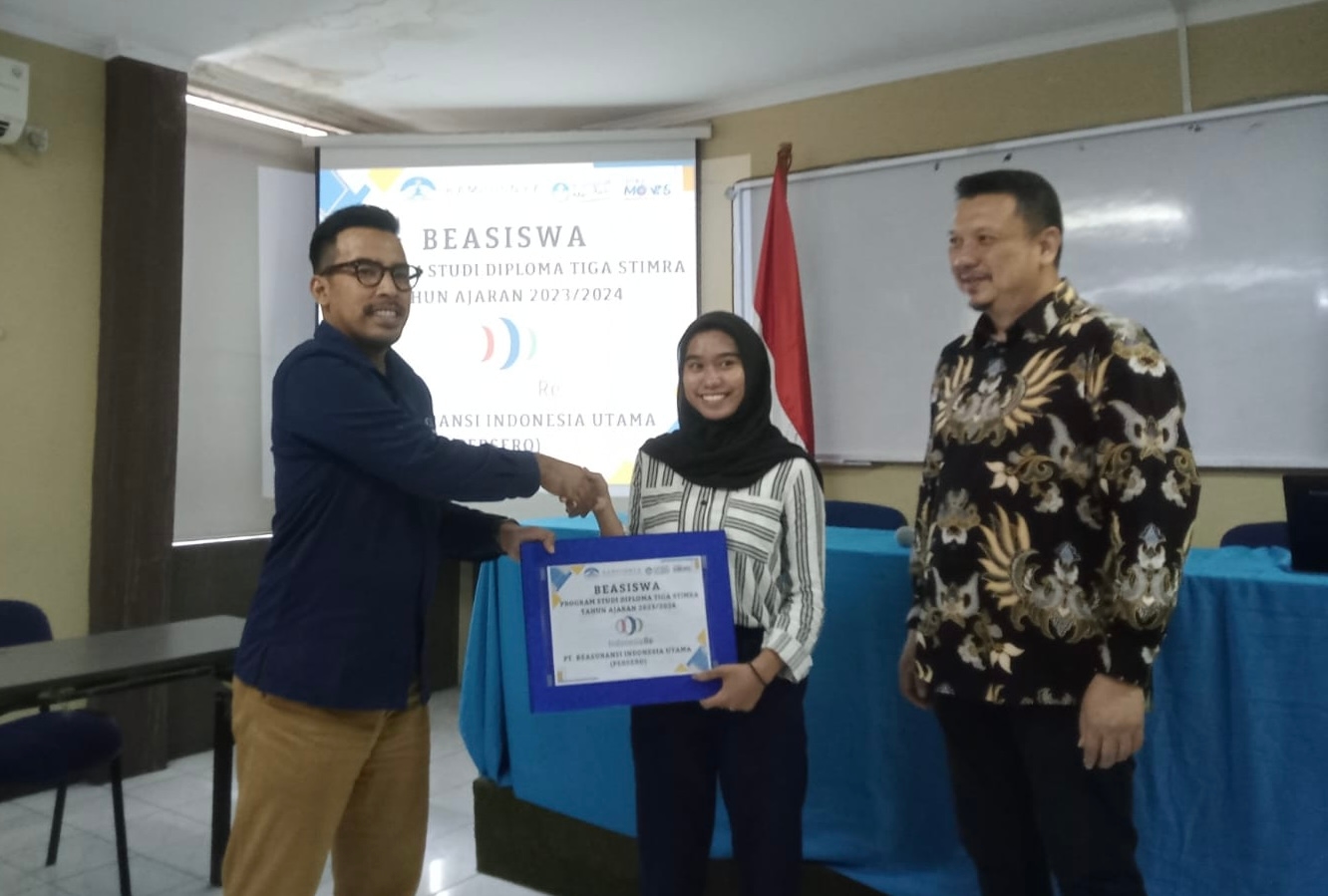 Peduli Pendidikan Berkualitas, Indonesia Re Bagikan Beasiswa Ratusan Juta Untuk Anak Karyawan