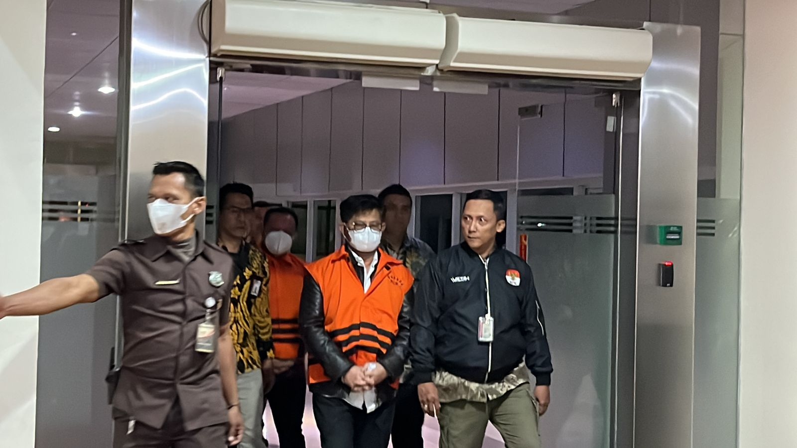 Berompi Oranye, SYL : Saya Siap Ikuti Proses Hukum