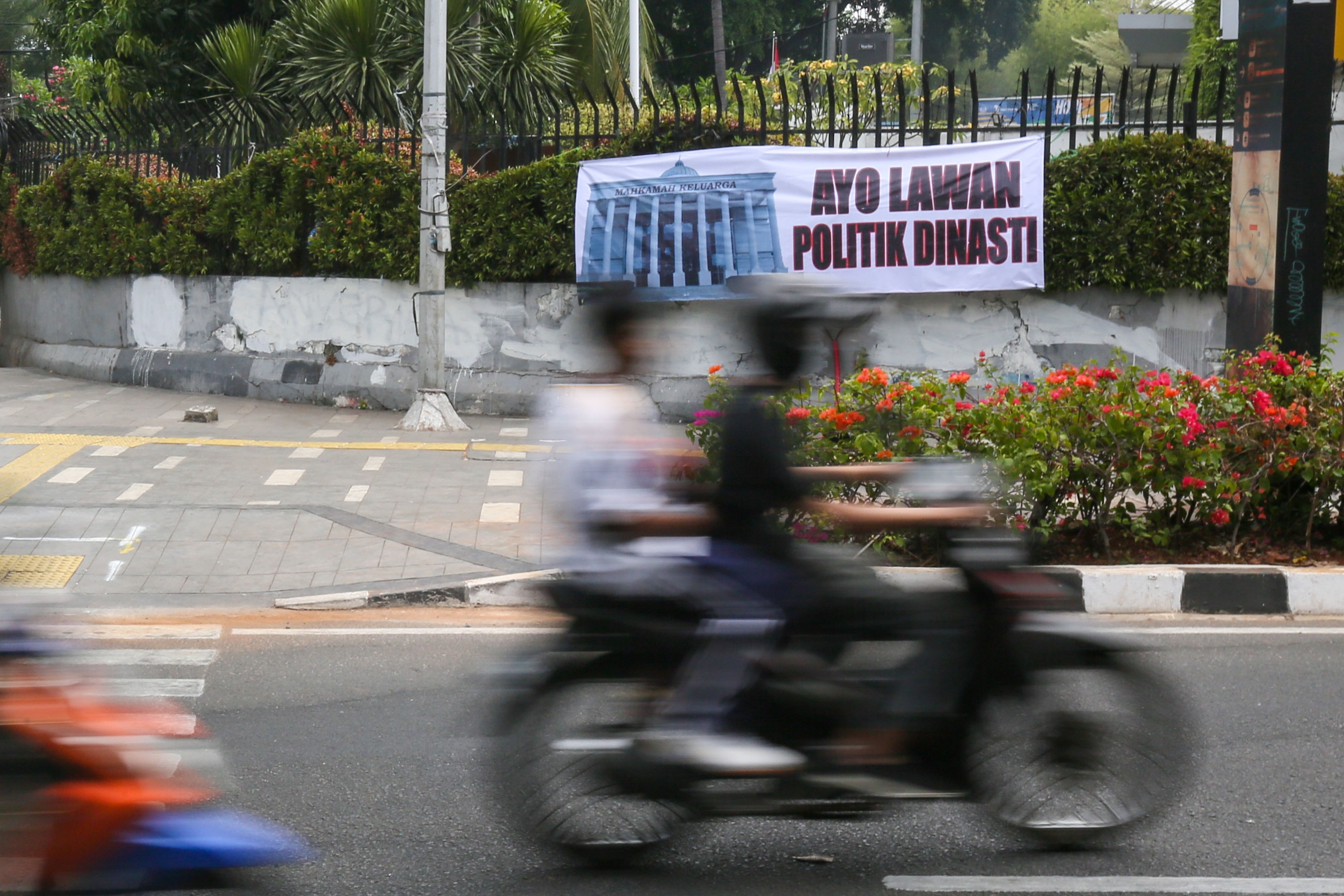 Ratusan Tokoh Sipil Nyatakan Keprihatinan Atas Putusan MK: Merusak Demokrasi Dan Muluskan Dinasti Politik