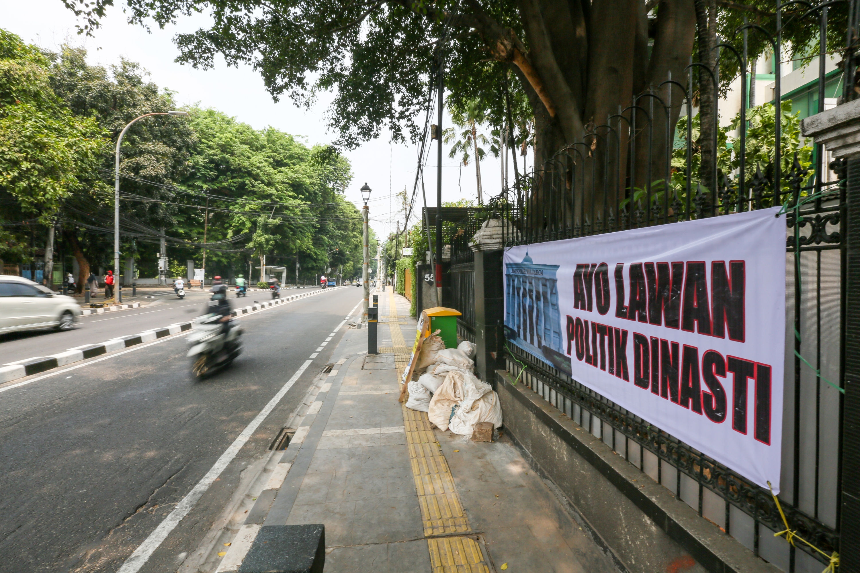 Bagaimana Al-Qur'an Merespons Pemerintahan yang Melanggengkan Politik Dinasti?