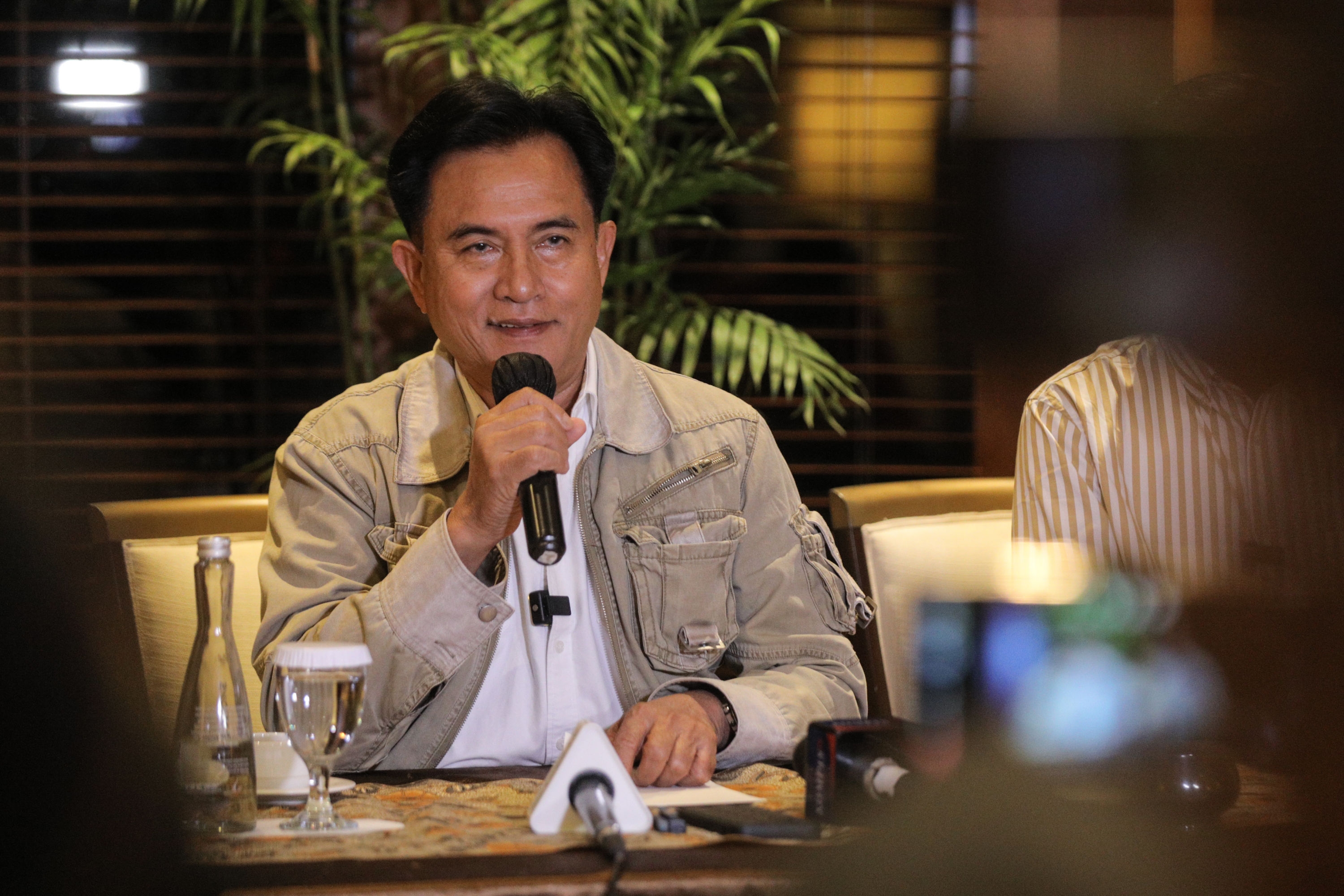 Yusril Memberikan Dukungan untuk Prabowo dalam Memperjelas Persoalan Pengadilan HAM