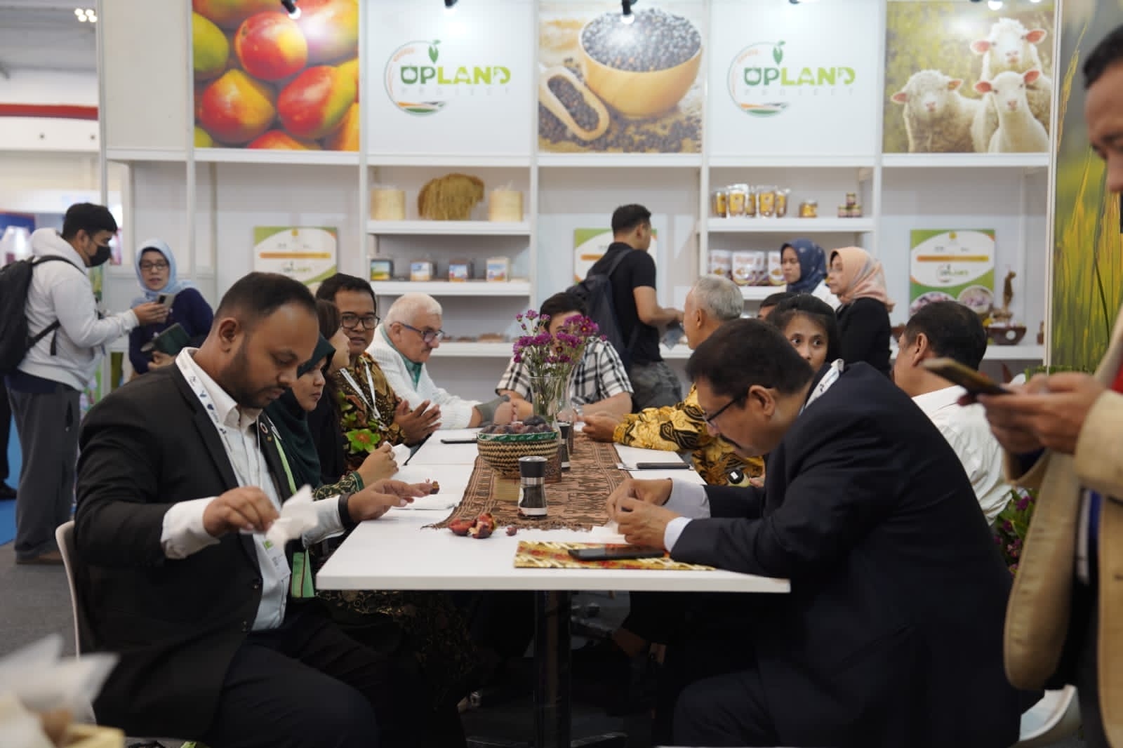 Upland Project Ramaikan Trade Expo Indonesia, Koki Andal Demo Masak Domba Batur