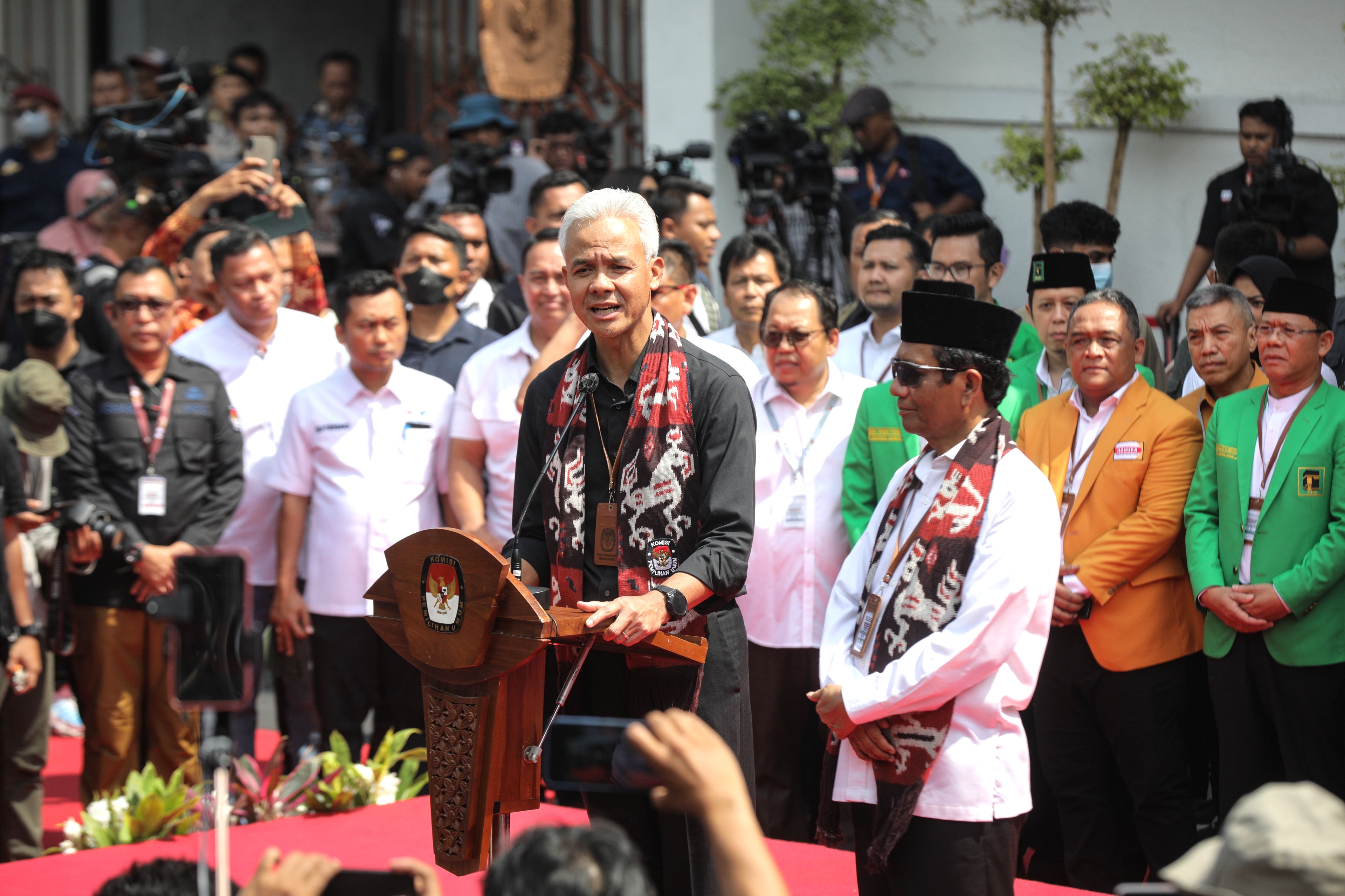 Survei 2023: Ganjar Pranowo Paling Mampu Meneruskan Program Jokowi
