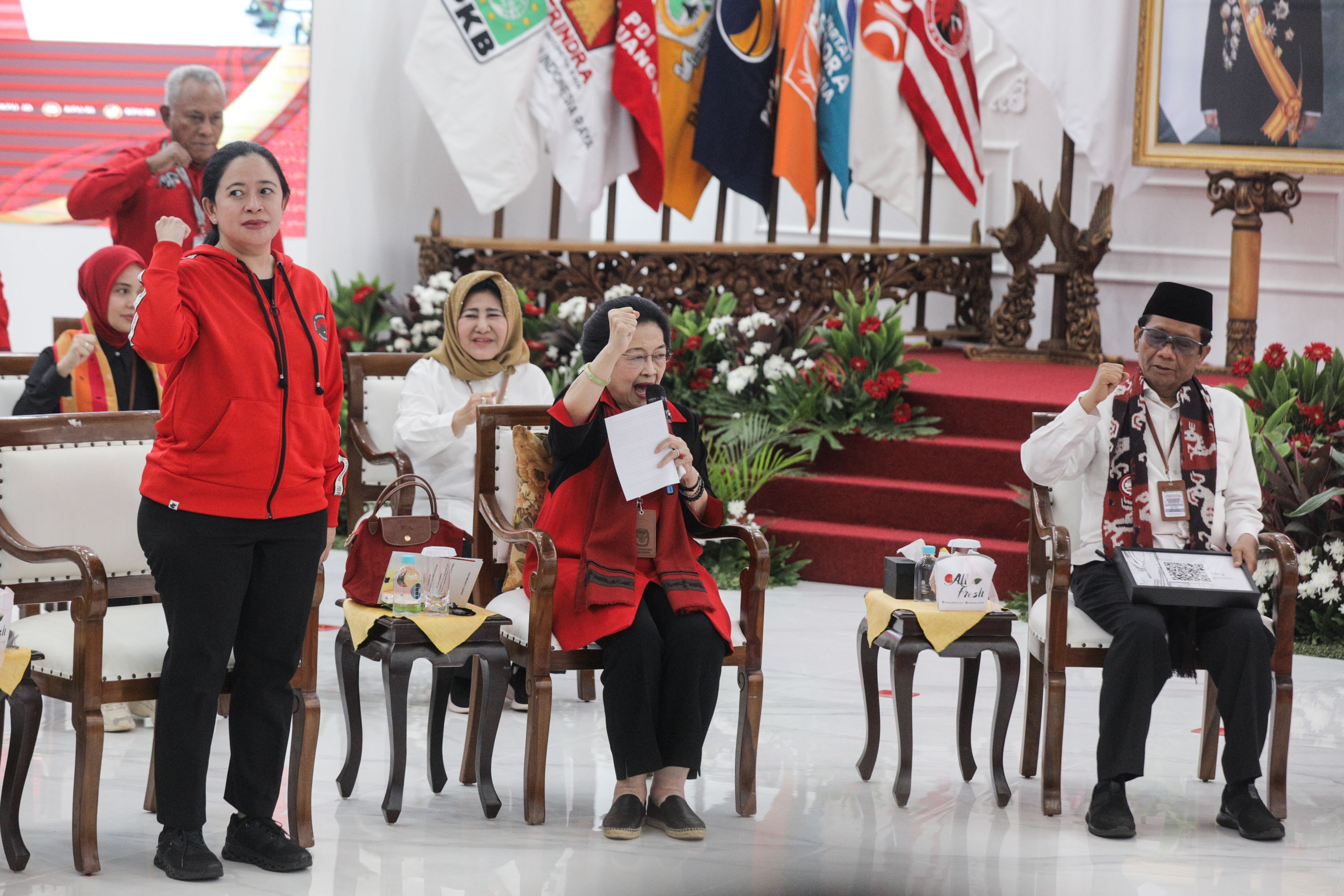 Masih Soal Gibran, Jokowi Sebagai Ayah Tegas Mendukung, Kalau Puan Malah Bilang Begini