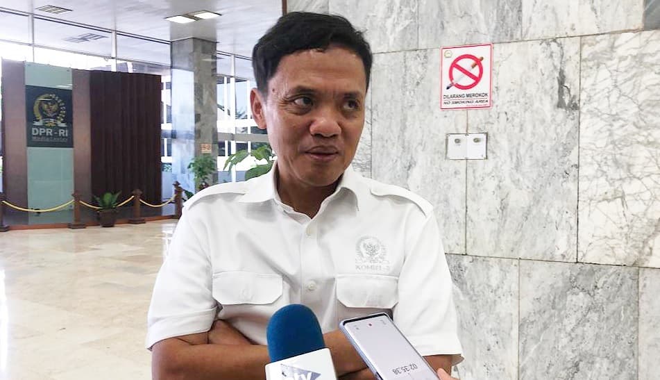 Ketua Komisi III Anggap Wajar Polisi dan TNI Beda Inisial Tersangka Penyerangan Andrie Yunus