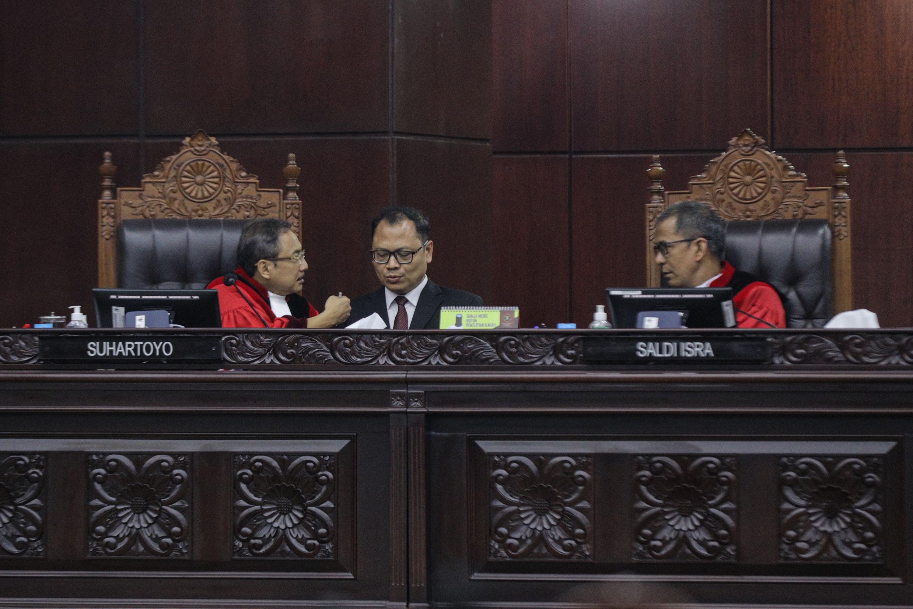 Gantikan Anwar Usman, Suhartoyo Jadi Ketua MK