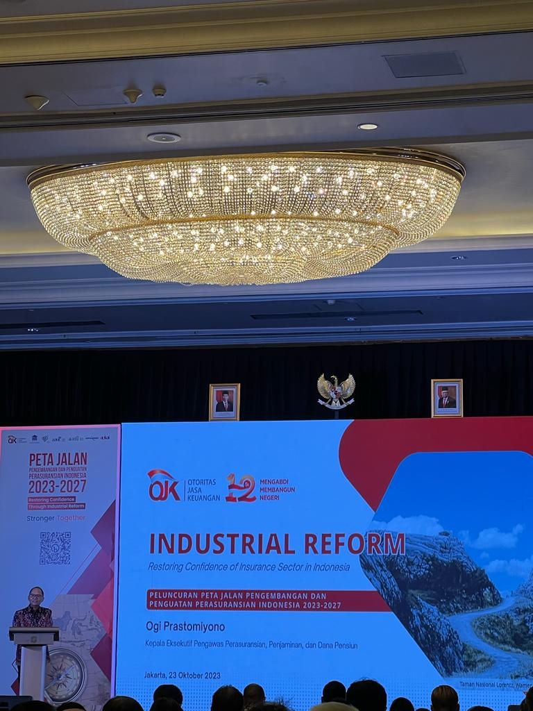 OJK Resmi Luncurkan Roadmap Asuransi 2023-2027 Untuk. . .
